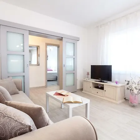 Simoni Guest house Prigradica