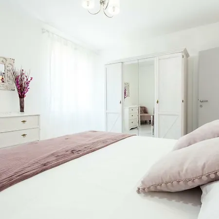 Simoni Guest house 3*