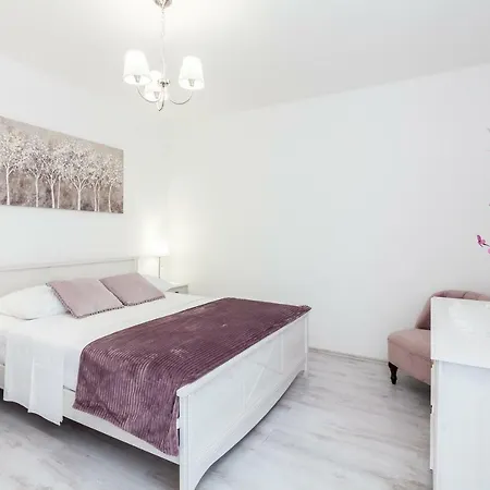 Simoni Guest house Prigradica