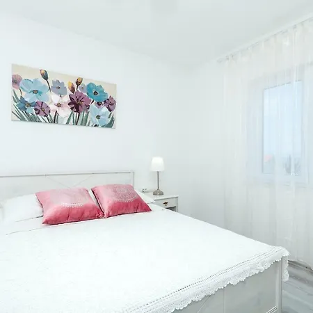 Simoni Casa de hóspedes Prigradica