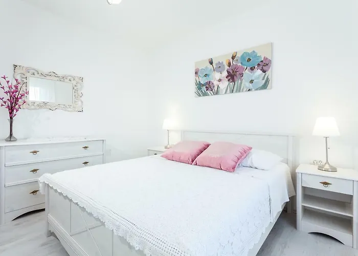 Simoni Guest house Prigradica